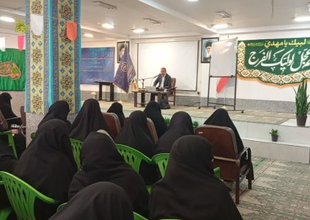 طلاب باید با تحلیل دقیق افکار جامعه، از بحران‌های آینده پیشگیری کنند